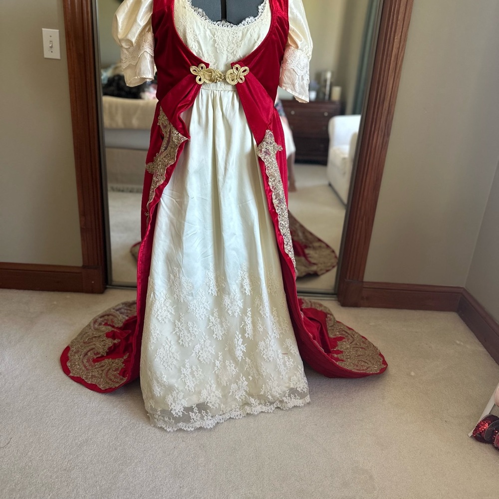 Bridgerton style Elegant Lace Wedding Dress